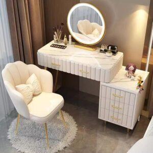 bàn trang điểm cảm ứng