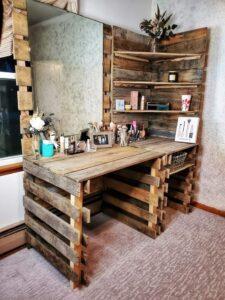 Bàn trang điểm gỗ pallet tự làm