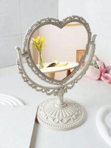 bàn trang điểm gương hình trái tim