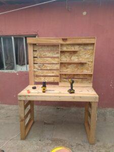 bàn trang điểm handmade từ gỗ pallet