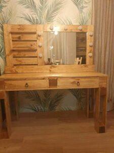 bàn trang điểm handmade từ gỗ pallet