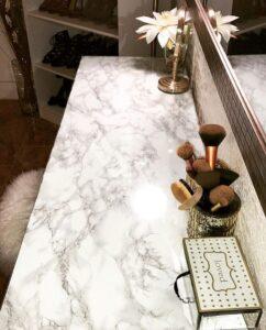 bàn trang điểm mặt đá marble DIY