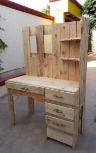 bàn trang điểm từ gỗ tái chế pallet