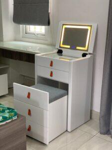 Bàn trang điểm gỗ MDF có gương