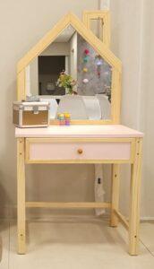 bàn trang điểm trẻ em DIY