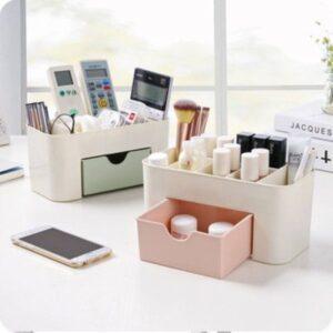 làm sạch hộp đựng mỹ phẩm