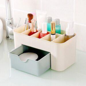 làm sạch hộp đựng mỹ phẩm
