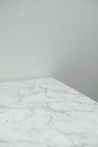 Bàn đá trắng marble