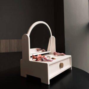 Bàn makeup trẻ em