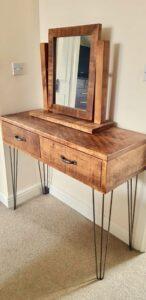 ban-trang-diem-go-pallet-vintage
