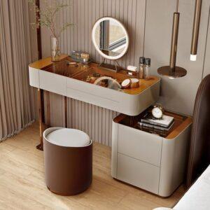 dung dịch vệ sinh bàn trang điểm